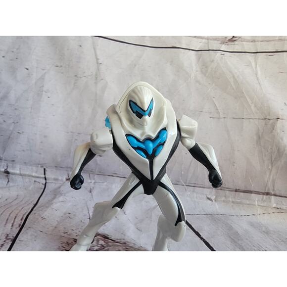 Max Steel White Black Blue Figure Mattel 2014 McDonald's 4" Tall Action Figure - Picture 2 of 6
